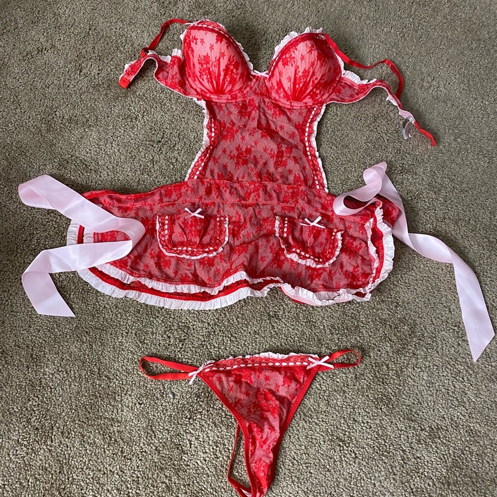 Intimate sleep wear